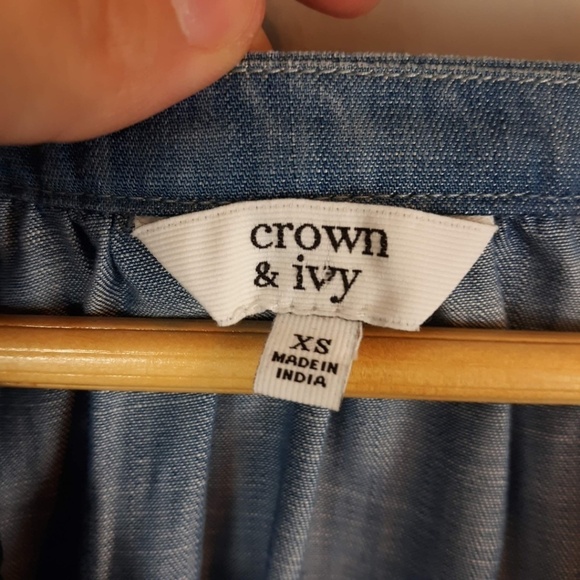 Crown & Ivy Chambray Blouse Boho Embroidered XS - Picture 2 of 4